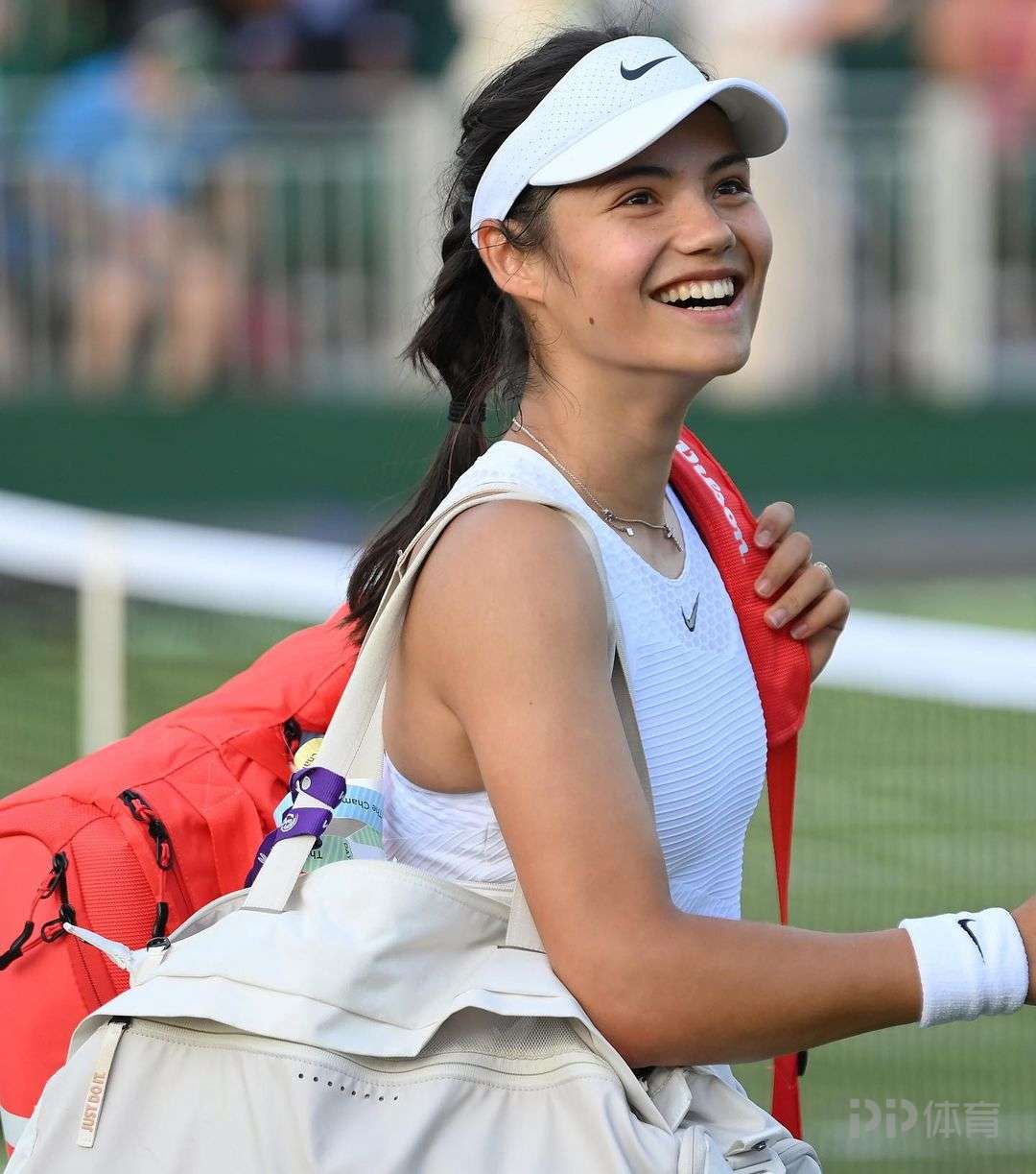 以其丰富的 以其丰富的