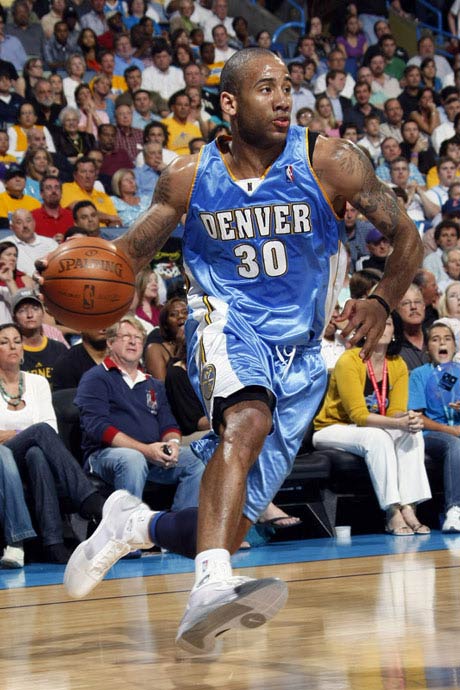 库里牵制盘 库里牵制盘