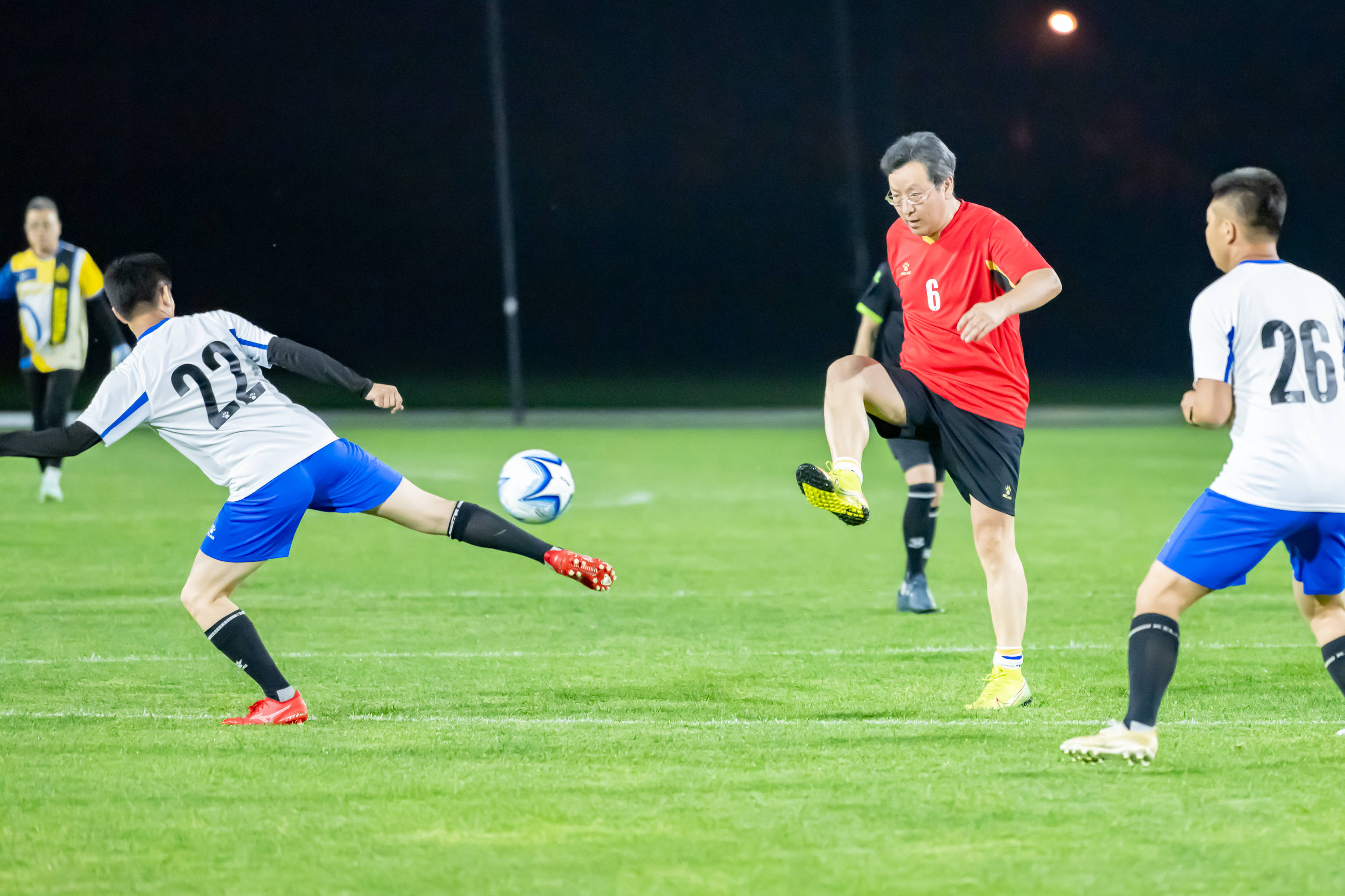 入了国际先 入了国际先